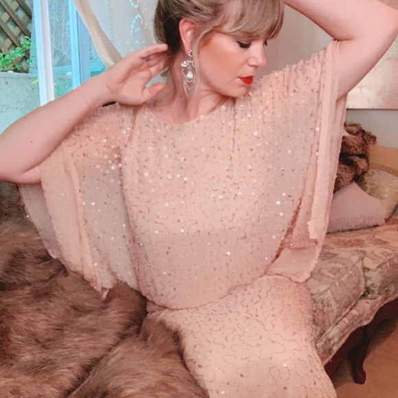 BHLDN Dresses & Skirts - BHLDN Adrianna Papell Beaded Sequined Blush Dress